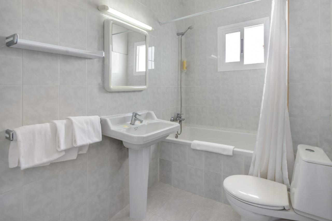 Aparthotel Vibra Del Mar - Adults Only Sant Antoni de Portmany Extérieur photo