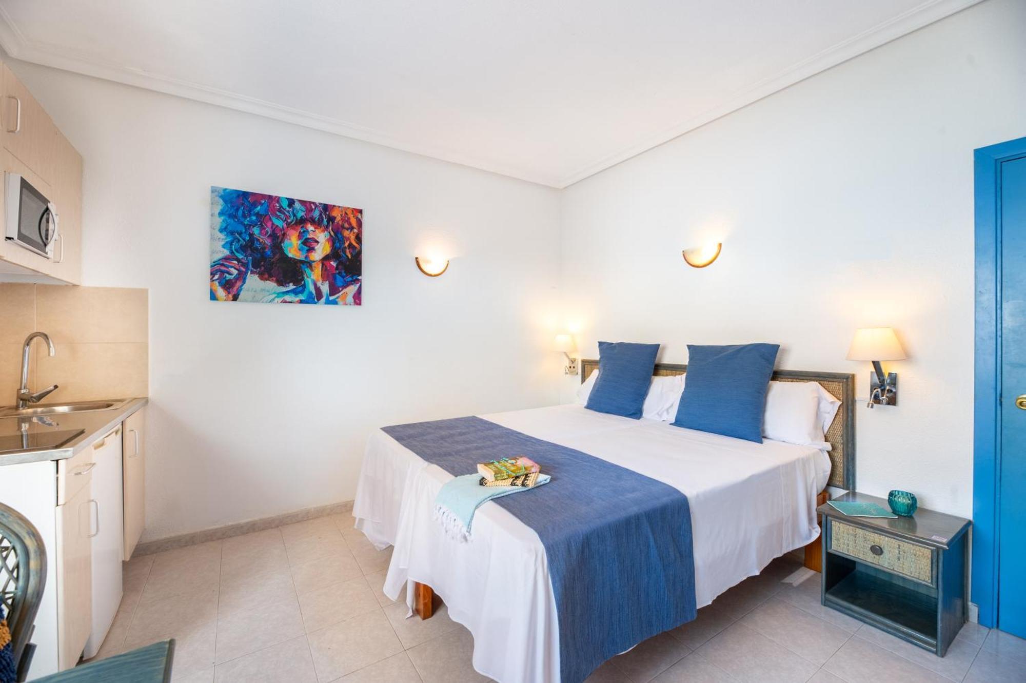 Aparthotel Vibra Del Mar - Adults Only Sant Antoni de Portmany Extérieur photo
