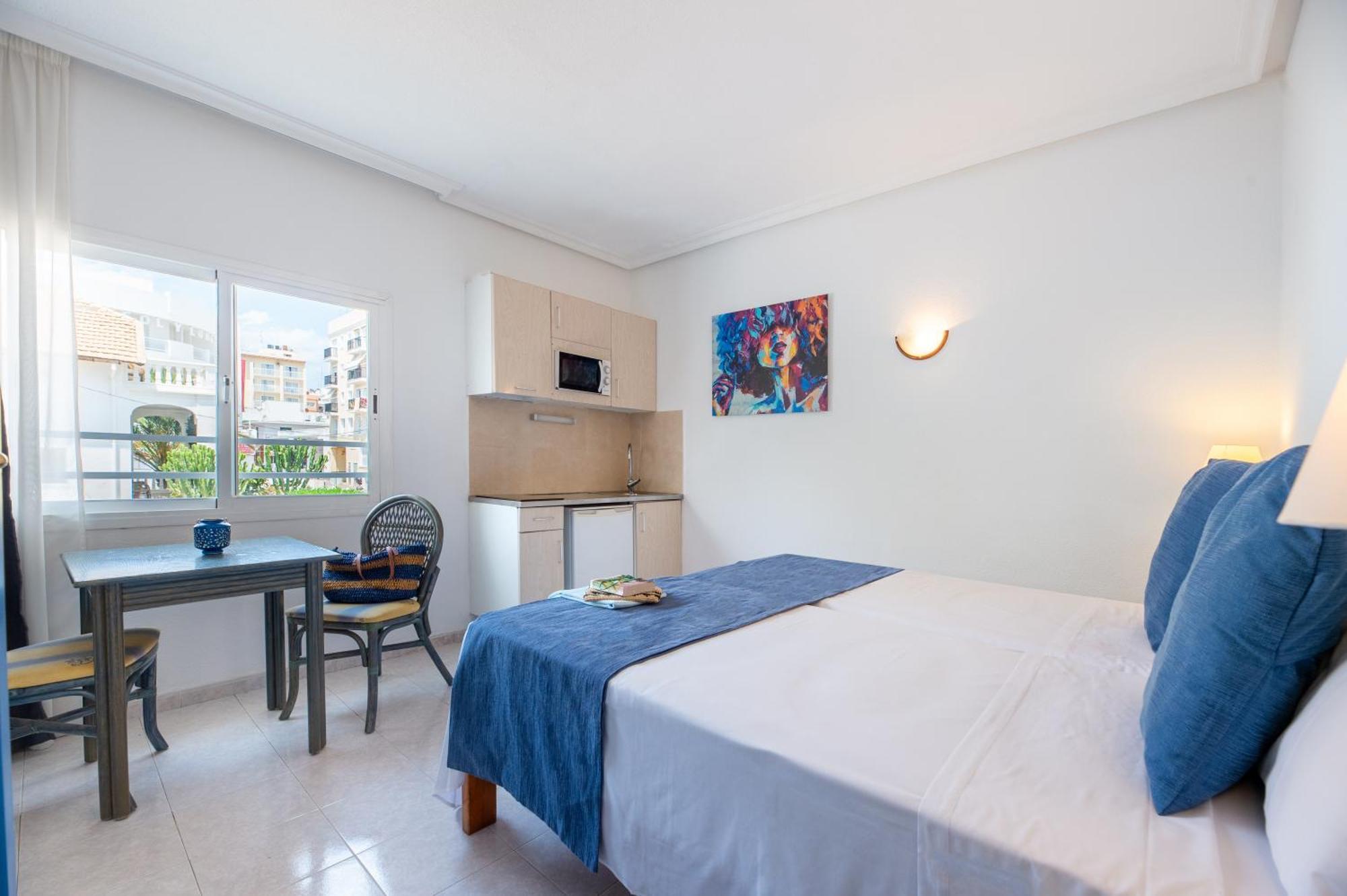 Aparthotel Vibra Del Mar - Adults Only Sant Antoni de Portmany Extérieur photo