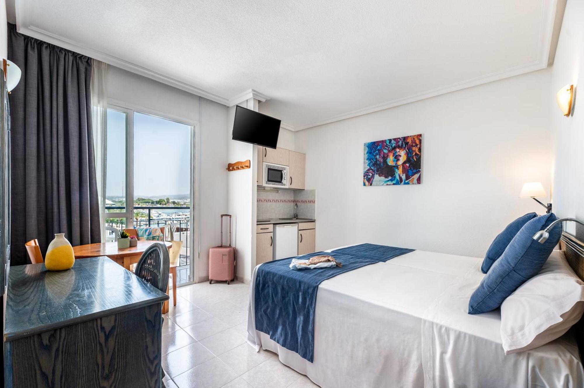 Aparthotel Vibra Del Mar - Adults Only Sant Antoni de Portmany Extérieur photo