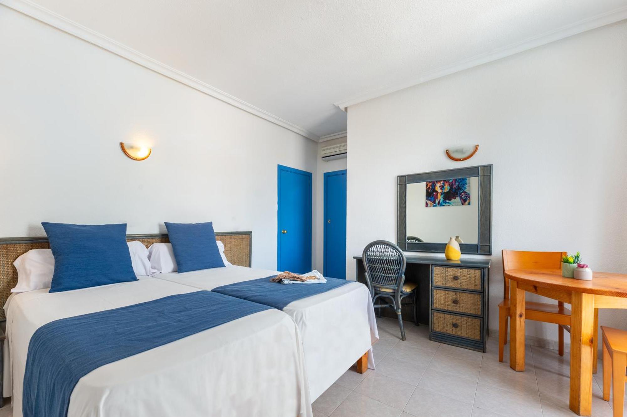 Aparthotel Vibra Del Mar - Adults Only Sant Antoni de Portmany Extérieur photo