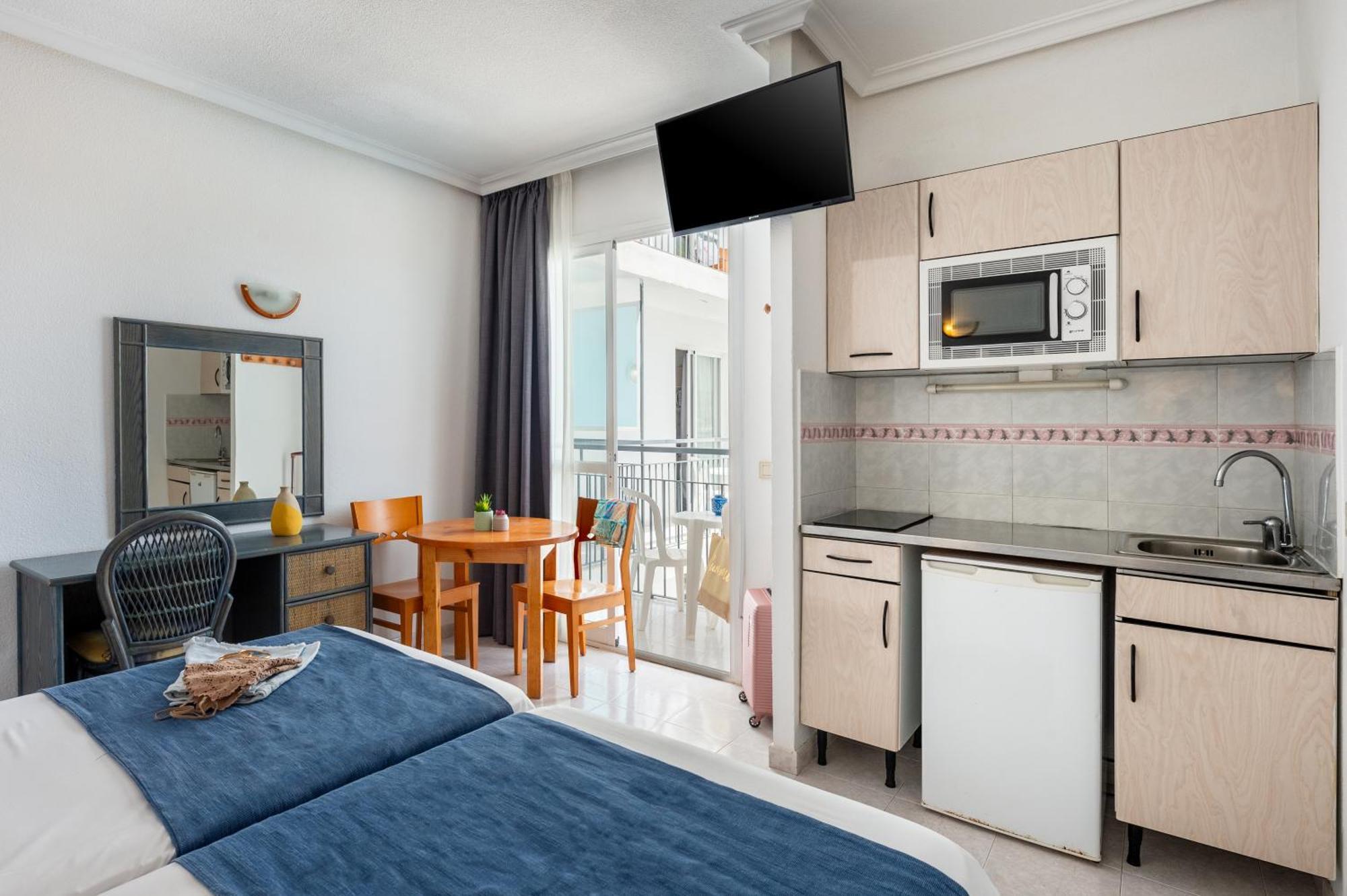 Aparthotel Vibra Del Mar - Adults Only Sant Antoni de Portmany Extérieur photo