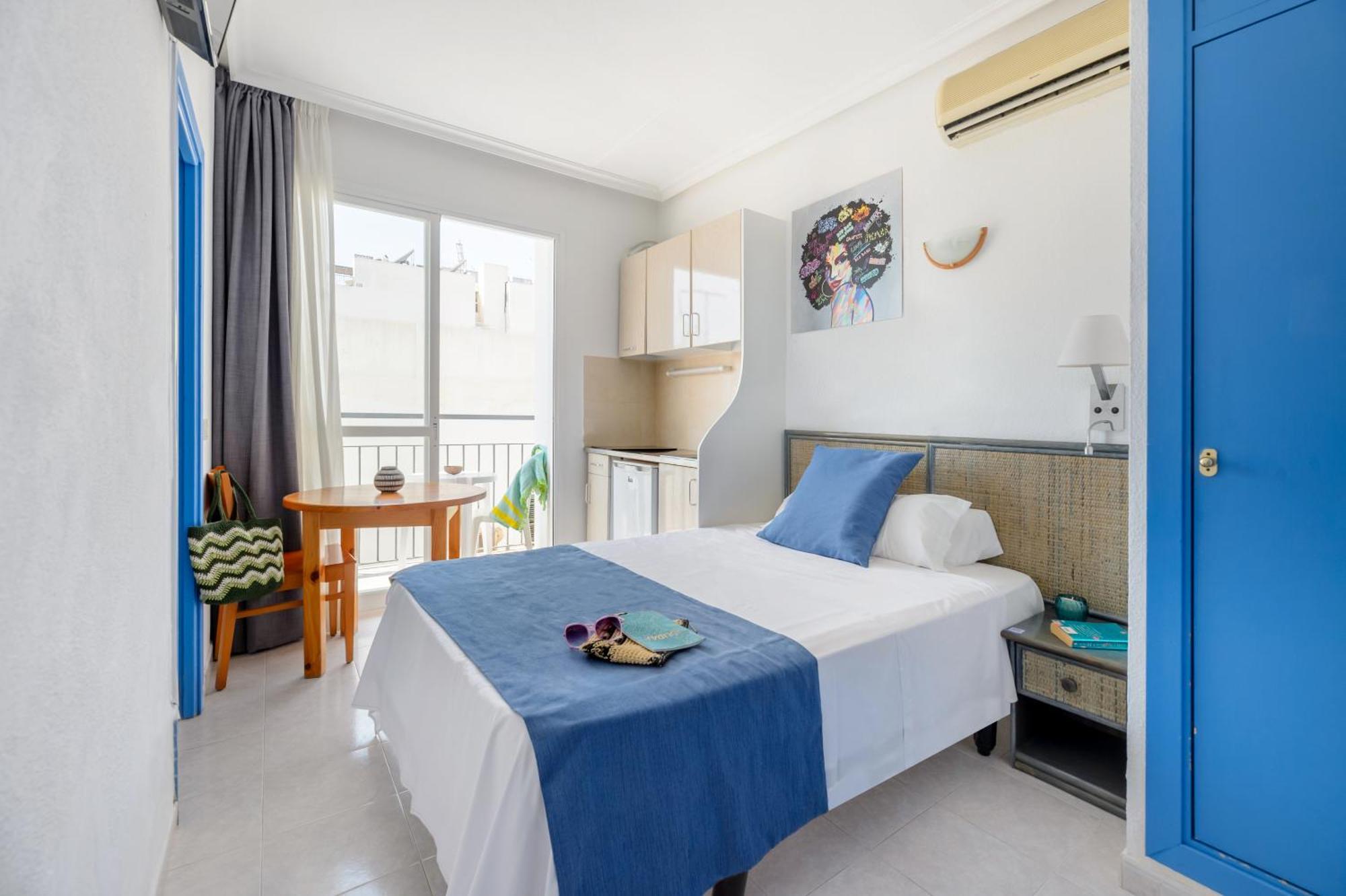 Aparthotel Vibra Del Mar - Adults Only Sant Antoni de Portmany Extérieur photo