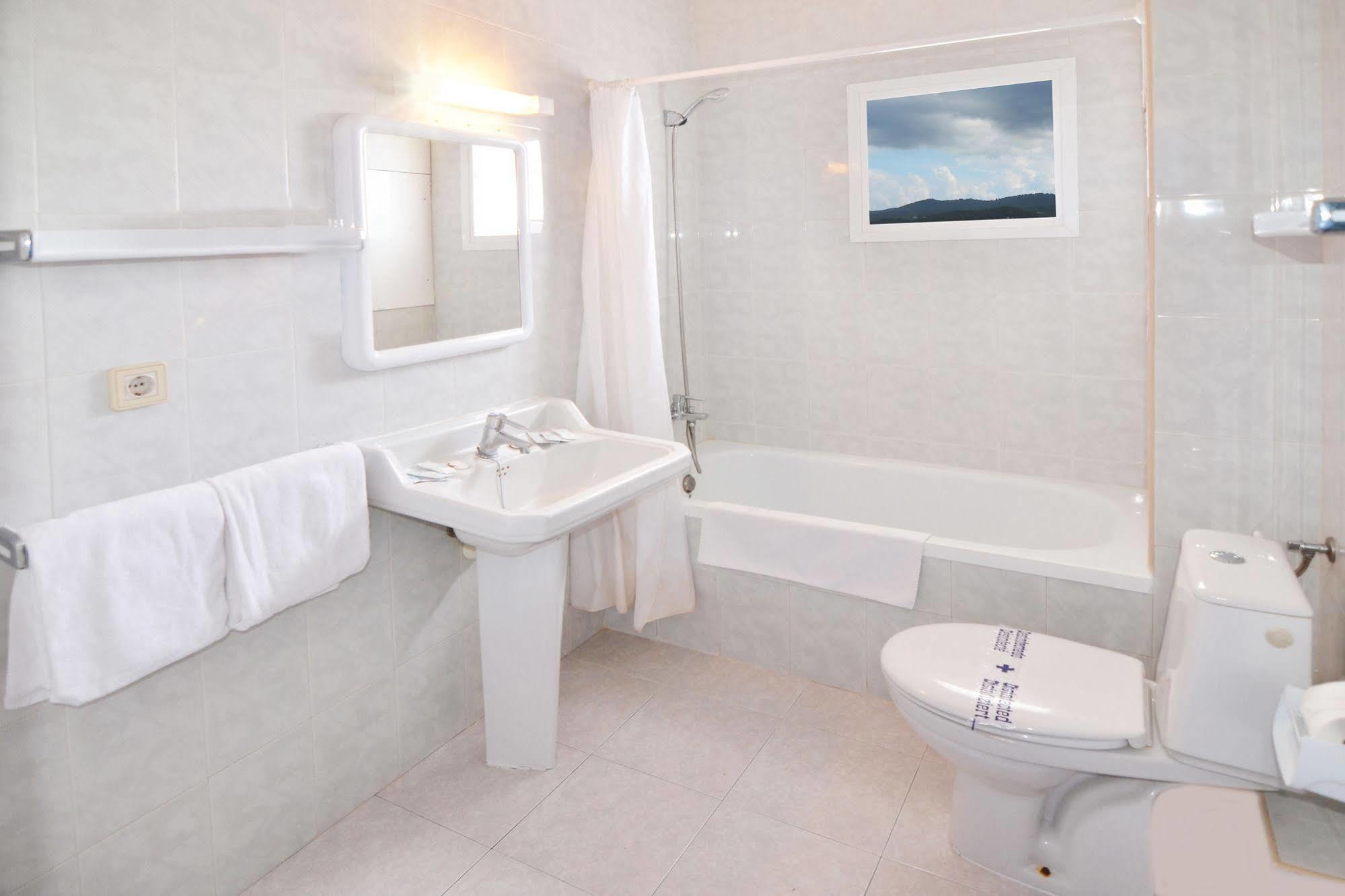 Aparthotel Vibra Del Mar - Adults Only Sant Antoni de Portmany Intérieur photo