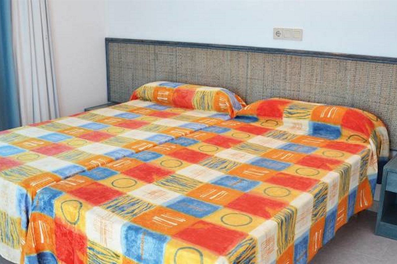 Aparthotel Vibra Del Mar - Adults Only Sant Antoni de Portmany Extérieur photo